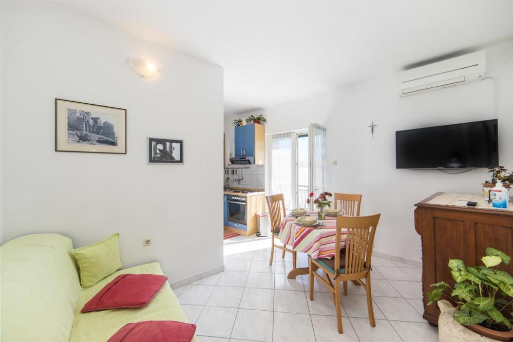Apartments Dominko Брист Екстериор снимка
