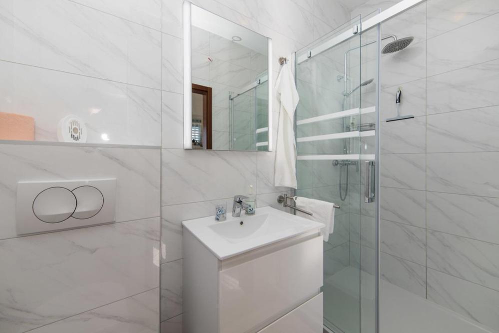 Apartments Dominko Брист Екстериор снимка